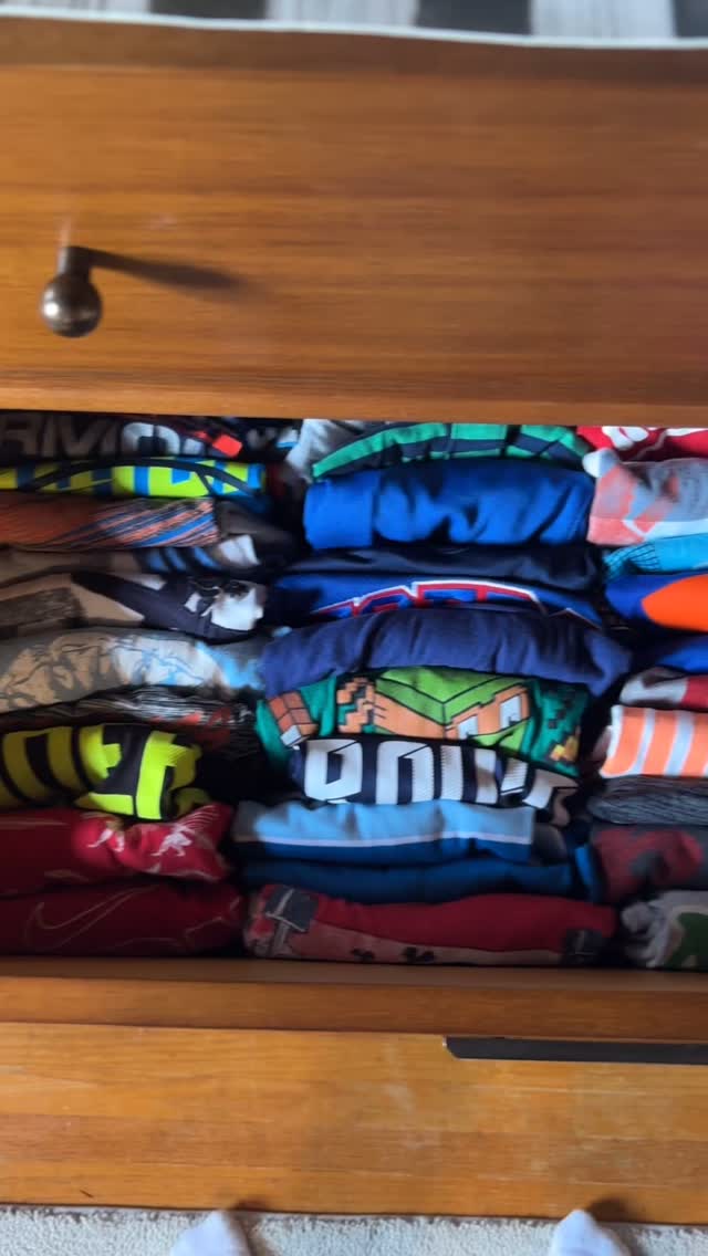 When an organizer resets your kiddos clothing for the season so you don’t have to! #organizedlife #organizedhome #mainline #abington #mainlinemoms #abingtonmoms #organization #efficientliving