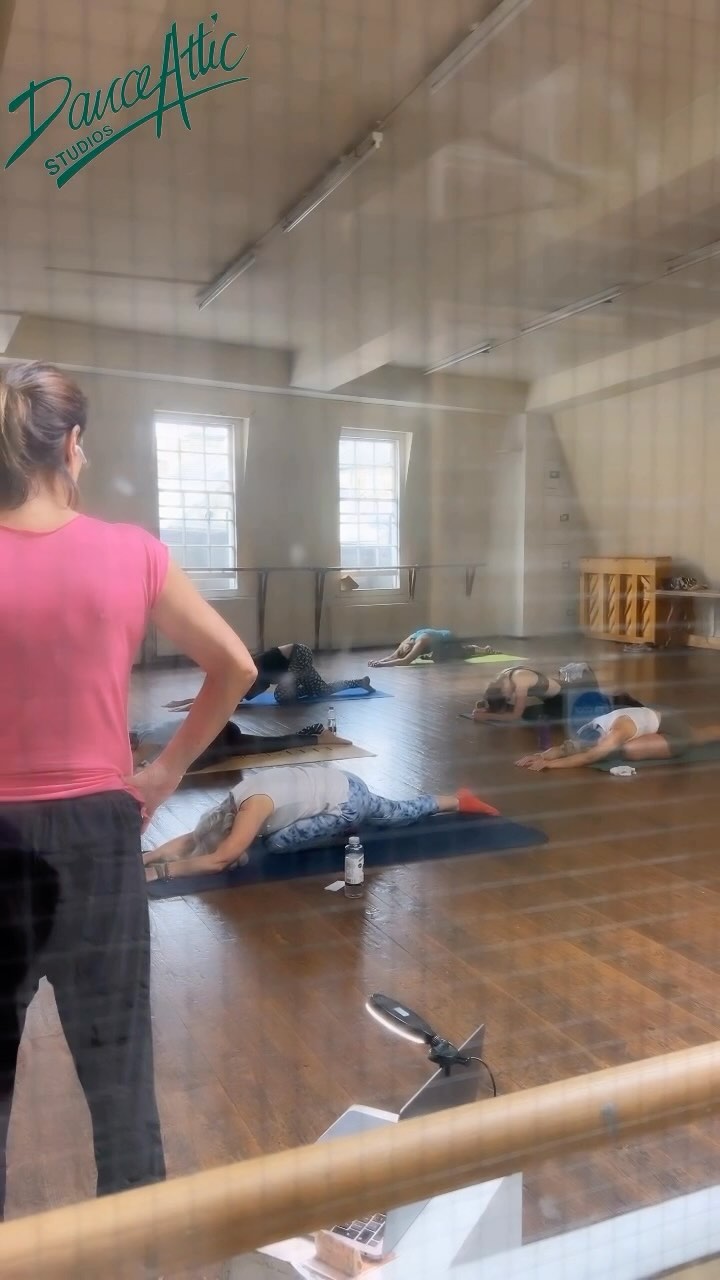 DANCE ATTIC DROP-IN CLASSES
TUESDAYS // 18:30 - 19:30 //
SUNDAYS // 10:00 - 11:00 //
GENERAL LEVEL YOGA with @alisonjyoga
£10.00 per class + £2.00 entrance fee
🧘Come along to one of Alison’s drop-in Hatha yoga classes
🧘Authentic Hatha Yoga classes which bring a healthy body, balanced mind and inner peace
🧘Feel better and stronger, physically and mentally
🧘Classes include Surya Namaskar (Sun Salutations), yoga postures, finishing with deep relaxation
#yoga #hathayoga #danceattic #wellness #relax #feelgood #fitnessmotivation #fitnessinfulham #classes #danceatticstudios #namaste #strong #motivation #fitnesslondon