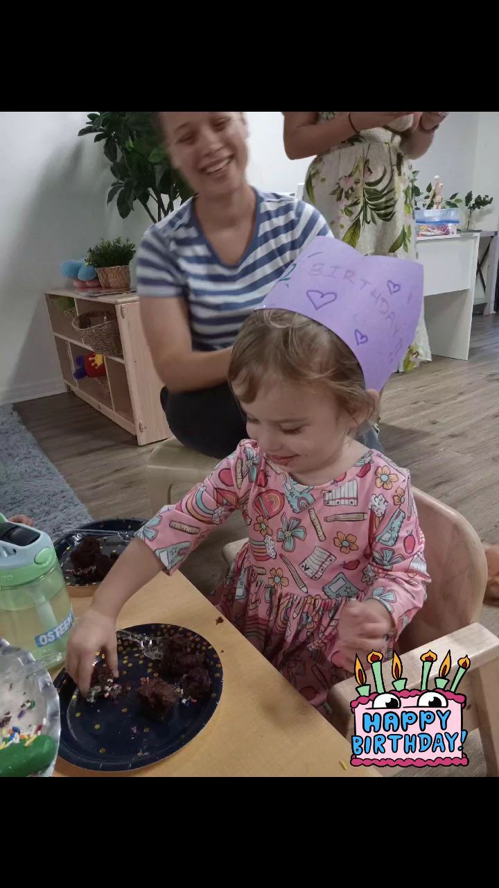 Happy birthday Shira! 🎂 We baked a cake, danced, gave tzedaka and celebrated Shira!