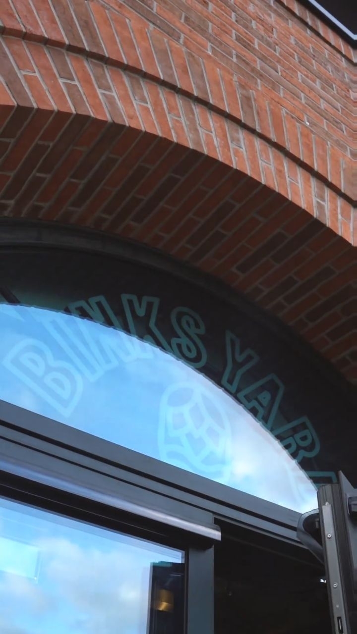 🎥 A little promo for @binksyard. Situated beside the canal, they offer all day dining, drinks and entertainment at The Island Quarter. Worth the visit!