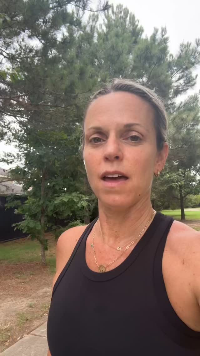 These five words help me stay rooted in my values. So I know if I’m feeling a little stalled or lost, I just come back to these five words and see which one might need a little more attention.
Move
Read
Learn
Create
Connect
Values can always change, but for now this is what is speaking to me
what are yours?
#findthepositiveeveryday #values #positivity #