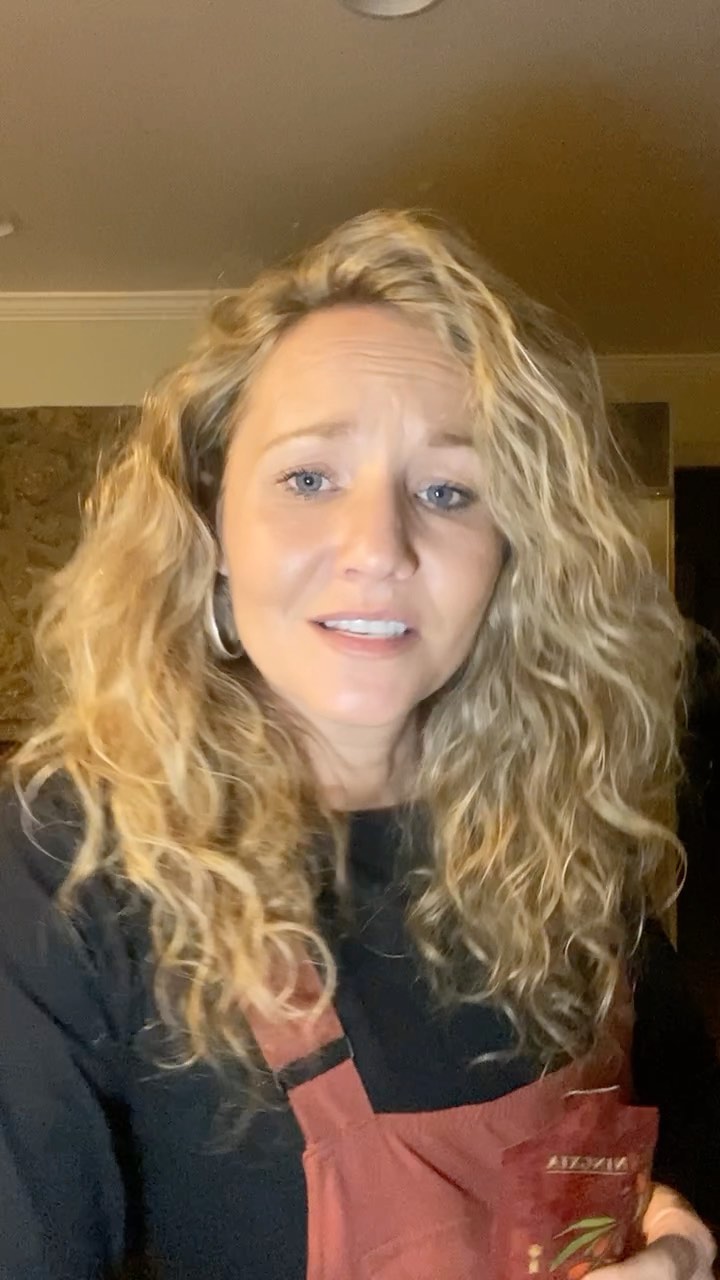 Haha! @amywalshlechner sent this to me today and I couldn’t resist remaking it. 😂😅
Any momma’s out there relate!? 😜
#NingXiaRed