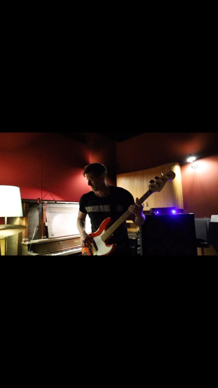 Sunday night @guiltandco !
Thought you couldn’t dance to progressive jazz funk rock? These guys will get you moving! 7-8pm Be there!
#vancouverband #guiltandco #livemusicvancouver #vancouverband #crinkumcrankumband