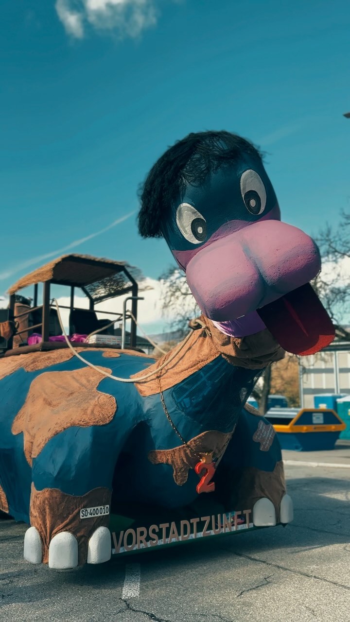 D Familie Feuerstein isch zu üs a d Fasnacht cho Natürlich hei mir se gärn ufgno. Mir zeige ihne wie me Party macht,
dass es so richtig chlöpft und kracht!
.
.
.
.
.
.
.
.
.
.
#fasnacht #vorstadtzunft #fasnacht2024 #fasnachtsolothurn #solothurnerfasnacht #solothurn #solothurnstadt #umzug #fasnachtsumzug #fasnachtsoledurn #soledurn #solothurnvorstadt #vodöthär #2024 #carneval #vorstadtsolothurn