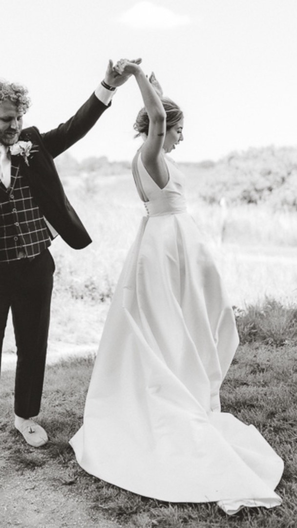 Het is weer tijd om een leuke ‘ReelWedding’ te delen. Deze keer van Jinte & Gert. 💍 🍾 enjoy