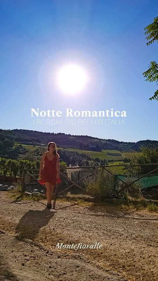 La vera gioia risiede nelle cose più semplici. Tornare a ridere davvero, a respirare a pieni polmoni, lontano dal caos cittadino, condividere momenti.
🍦Sabato ero nei dintorni di Greve a prendere un gelato con un'amica.
🧘🏼♀️Decido di ripassare la mia pratica yoga in vigna a Montefioralle.
✨️Il mio luogo magico, per quando voglio riconnettere con me stessa e respirare.
♥️Passeggiando, mi sono ritrovata alla Notte Romantica dei Borghi più belli d'italia @borghitalia
💓Ho deciso di romanticizzare questo momento
👋🏼Lì ho trovato @silvia.casati con cui abbiamo brindato al femminile, all'amore, a quella serata d'estate, che grazie anche a lei é stata realizzata con successo.
🫒Quando il borgo si rianima, le nonnine fuori da porte e balconi, i bambini, tutti uniti nella semplicità: musica dal vivo, un crostone, un calice di vino .. terminando tutti con una crostata fatta in casa, offerta per l'occasione @montefioralle_circolino_arci
💞Mi sono sentita libera, in pace, viva. GRAZIE
Un abbraccio, Ele 🫶🏼
#romanticizeyourlife
#dreamytuscany #fyp #inspirariscopritivivi #lafiorentinaexperience