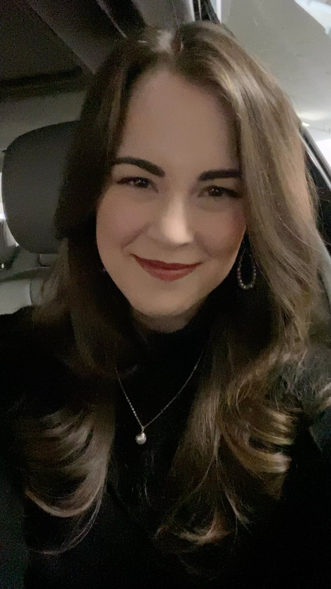 Yay! I will be sharing some live music today starting at 1 o’clock here at Bellevue Square Mall! I will be playing till 5 o’clock, and I will be live streaming to my YouTube channel starting at 4 o’clock! Check my link in bio, or just search Kelsey Lee Cate in YouTube! Have a great weekend! 🎹✨🤗