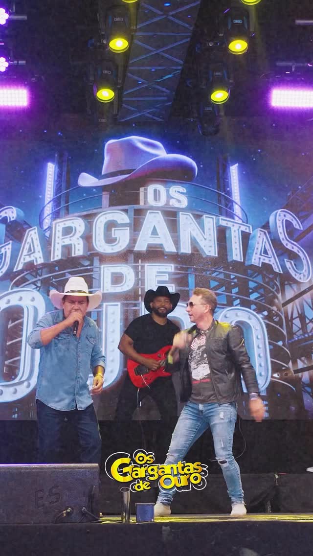 Lançamento 🚀
Bora curtir esse feat no dvd dos meus amigos @osgargantasdeourooficial?!!! Ficou lindo o visual desse projeto, parabéns meus gatos e obrigado pela oportunidade de está sempre com vocês.
Essa é uma composição minha e do @alexandrecompositor
#lancamento #jeanfilipecantor #ofillipinho #compositor