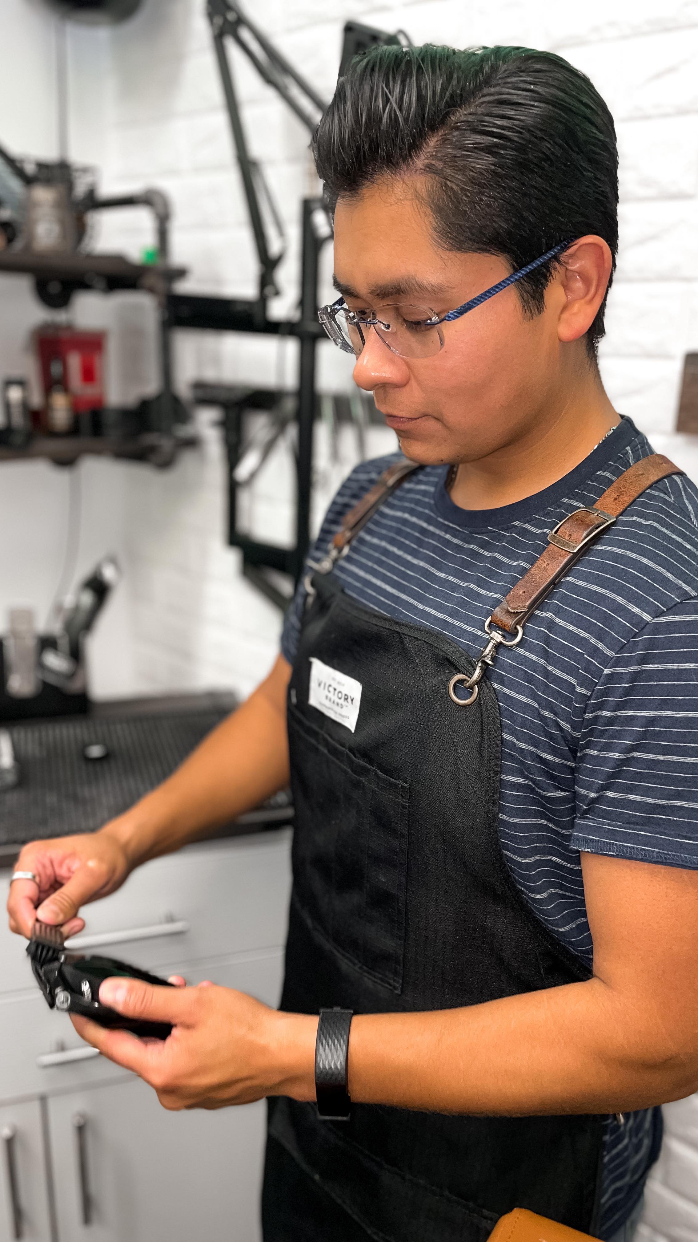 Working with your spouse can fun at times. 😅
•
Know what I mean -alex😎
Retaliating -pam🙄
.
.
.
#sarasota #sarasotahair #sarasotabarber #srq #floridabarber #floridahair #floridahairstylist #floridastylist #smallbusiness #newbuisness #husbandandwife #husbandandwifeteam #barbershop #barber #barberlife #barbernation #hairdresser #salon #salonlife #hairstylist #hairsalon #salonsbyjc #reels #reel #reelsinstagram #reelitfeelit #fyp #trending