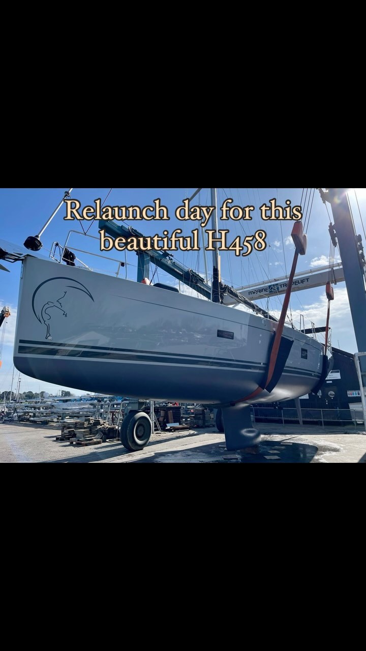 Relaunch day for this Hanse 458.
Our team has completed the antifouling, deck and hull polishing. Ready to enjoy the boating season !
#hanse #kurtmarineservices #solentboatservices #antifoul #yachtmaintenance #polishing #hullpolishing #boatcare
