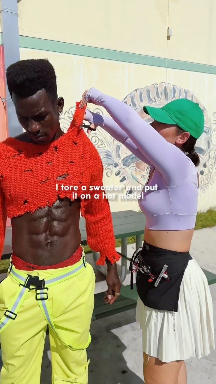 The things I have to do for fashion 💁🏻♀️
Styled by me
Team @marc_yndy @algarinstudio @stephanieselan
Stylist assistant @ester_gattuso
#miamiwardrobestylist #fashionstylistlife