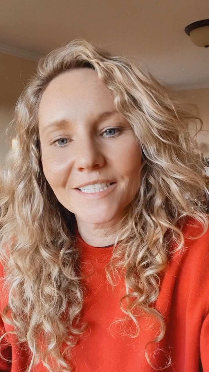 To know and be known.
One of the hardest things about living in our current world is not feeling seen or heard. The loss of REAL, face to face, everyday one on one, deep meaningful connections that fill your soul.
Everyone wants to be known. Everyone wants to be seen. Everyone wants to be a “big deal”.
A friend reached out to me today and let me know that not only she sees me, but said things to me that I have been praying about, letting me know that God sees me and hears my prayers. There is nothing better in the world than to have that confirmation.
Take some time and connect with someone today. Make them a big deal. We’ll all be better for it.
#allyouneedislove