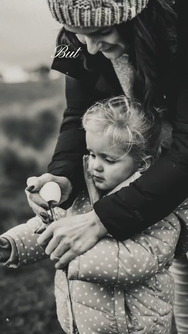 ❄️❄️❄️❄️❄️❄️❄️
As the weather cools it's time to dust off the marshmallow sticks and gather some kindling to start the fire. And by fire I mean campfire because it's campfire season!!! 🔥
.
Campfire sessions are a gorgeous fun way to capture your family in a way that gets everyone enthusiastic with proper smiles and hearty laughter! 🤗
.
To kick off the chilly season I'm gifting the first 2 families who book a campfire session a gorgeous ice mount print.
.
Sessions are limited, as there are only so many spots while the weather is cool enough without it being completely miserable!
.
If you'd like more info, have questions or would like to book please head to the link in the bio!
❄️❄️❄️❄️❄️❄️❄️
.
.
#winterfun #familyportraitideas #familyphotoideas #funportraits #coomafamilyphotographer #katiephillipsphotography #riverpearlstudio