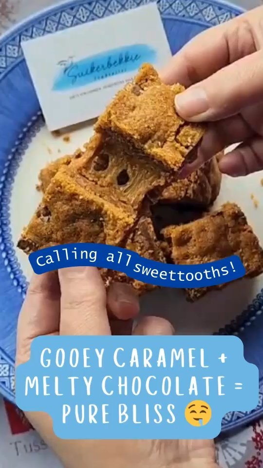 Waarschuwing: Verslavend lekker! 🚨✨ Onze nieuwe Caramel Chocolate Chip Cookie Bars zijn er, en ze zijn smeuïg, chewy en oh-zo-lekker! 🍫🍯🤤 Perfect voor die zoete trek of om te delen (als je dat aandurft 😉). Drop een 🍪 als je jezelf wilt verwennen!
#SuikerbekkieTraktaties #CaramelCookieBars #HeistopdenBergEats #LierFoodies #PutteSmaakmakers #BerlaarLekker #ItegemLekkernij #BakkeninBelgië #BelgischeBakker #LokaleBakker #ArtisanaalGebakken #ZoeteVerleiding #LekkerInDeBuurt #HeistOpdenBergEvents #LierLekkernij #Versgebakken #HomemadeWithLove #Koekjesliefhebbers