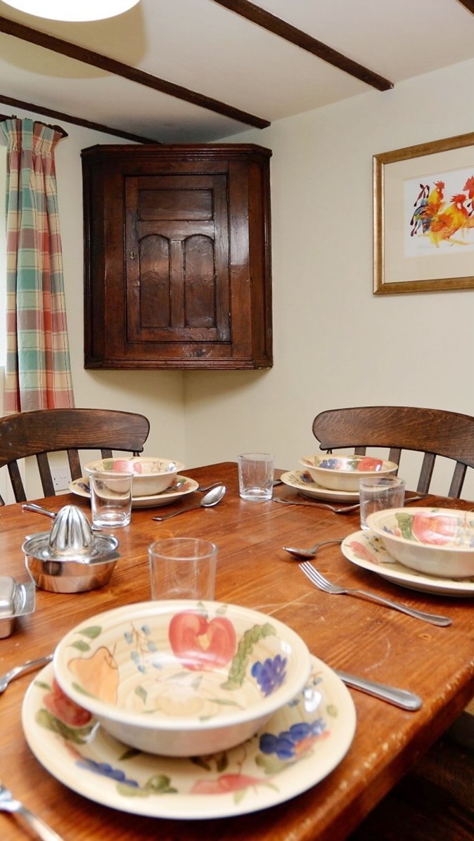 We are now on Airbnb! You can find us here -> https://airbnb.com/h/llynhillyn-cottage
So excited to share our lovely corner of Wales with you and have you come and stay!
#powys #holidaycottage #selfcater #airbnb #midwales #wales #llynhillyn #comeandstay #holiday #getaway #mountains #oldcottage