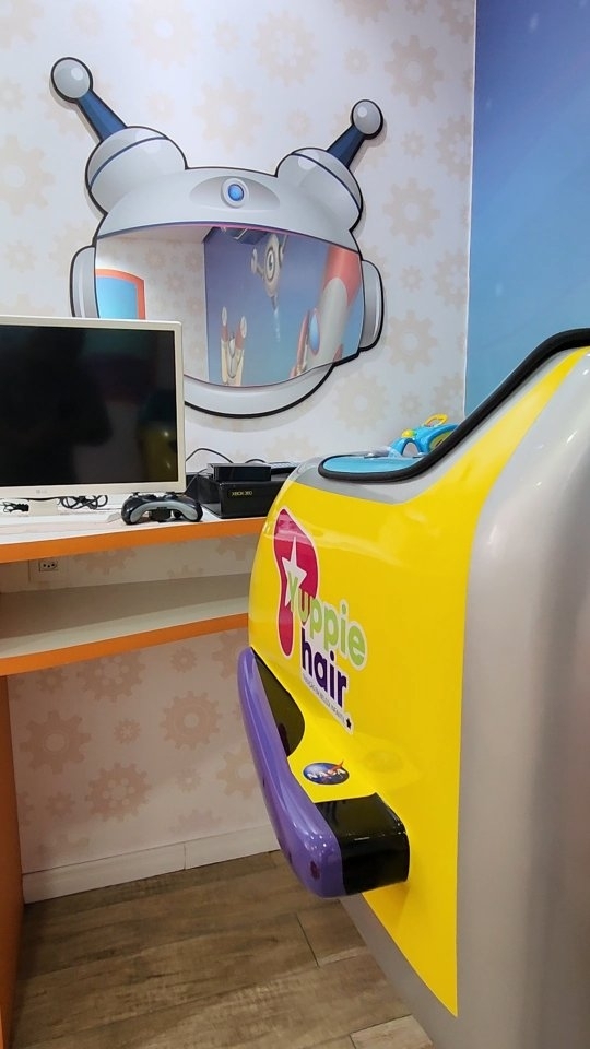 ✨ Cortar o cabelo nunca foi tão divertido! ✨
No Yuppie Hair, transformar o visual dos pequenos é uma experiência cheia de alegria e cuidado! 🎉✂️
Aqui, as crianças saem com um corte incrível e um sorriso no rosto – afinal, quem resiste a ganhar um pirulito no final? 🍭❤️
👉 Agende já o horário do seu pequeno e venha conhecer o lugar onde cada corte vira uma aventura!
📍 Estamos esperando por vocês!
📲 Reserve pelo nosso WhatsApp (11)99480-7668 .
💈 Yuppie Hair – Tradição em Beleza Infantil 💛
---
Hashtags:
#CabeloInfantil #CorteDeCabelo #SalãoInfantil #DiversãoComEstilo #CuidadoComOsPequenos #YuppieHair #FamíliaFeliz #PirulitoComoBrinde #CorteParaCrianças #EstiloInfantil