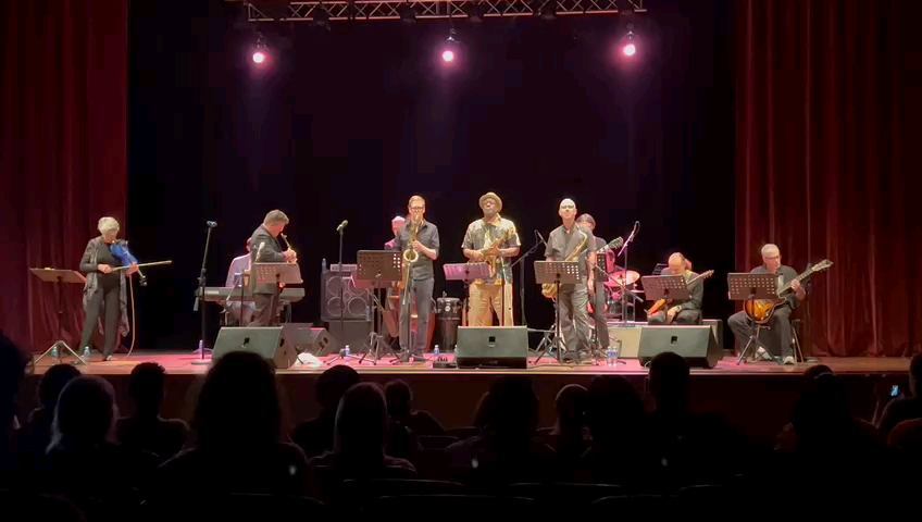 Last #panamajazzfest post for a while, but here video of me getting to play next to my @nyjazzacademy students, getting to really lay into my new @jlwoodwinds saxophone!
#jazzsax #sax #saxsolo #panamajazzfestival2023