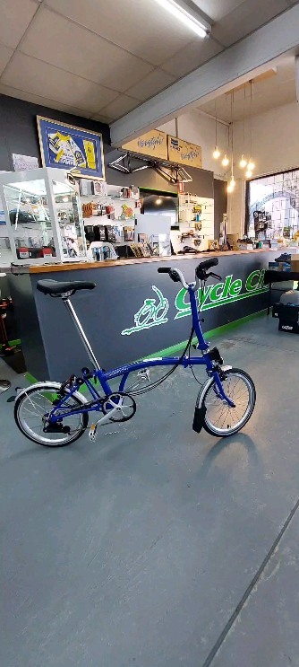 Brompton, still the OG folding, commuter.......
-
-
-
-
-
-
-
-
-
-
-
-
-
#bromptonbicycle #bromptonlovers #urbancommuter #commuting #parkandride #innercity #ballarathealth #ballaratgovhub #ballaratcity #vline #ballaratbikes #bikeshopaddict #madeintheuk #britishbike