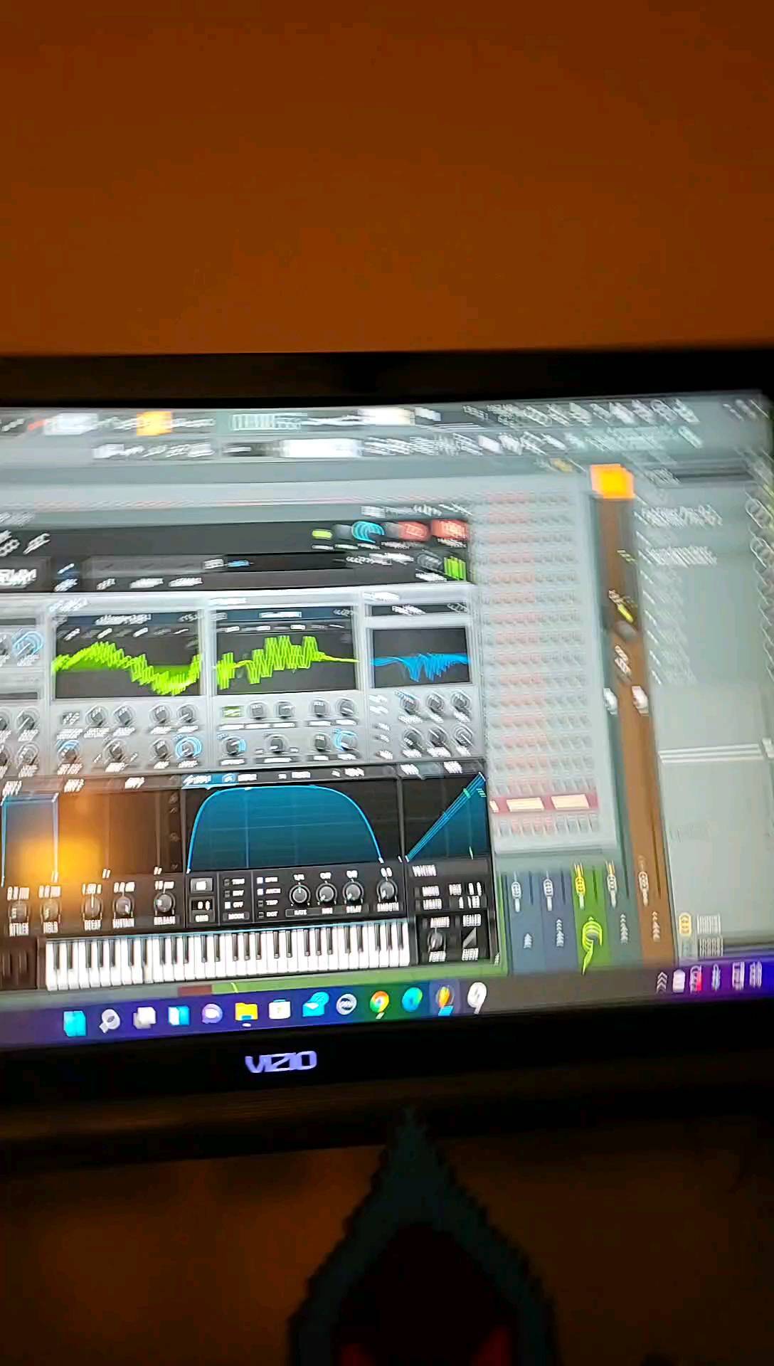 Kinda cool, kind lame, might delete later.
#dubstep #riddim #sounddesign #serum #flstudio #edm #music #musicfestival