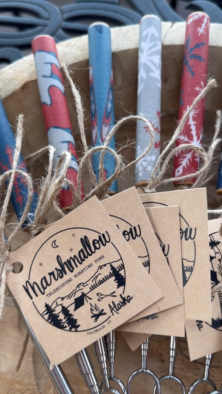 Marshmallow Roasting Forks Now Available
for holiday gifting!
@revivehomemarket
@dosmanosgallery
@summitspiceandteaco
#marshmallowroastingfork
#smores
#stockingstuffer
#christmasgift
#campfirecooking
#mountainchristmas