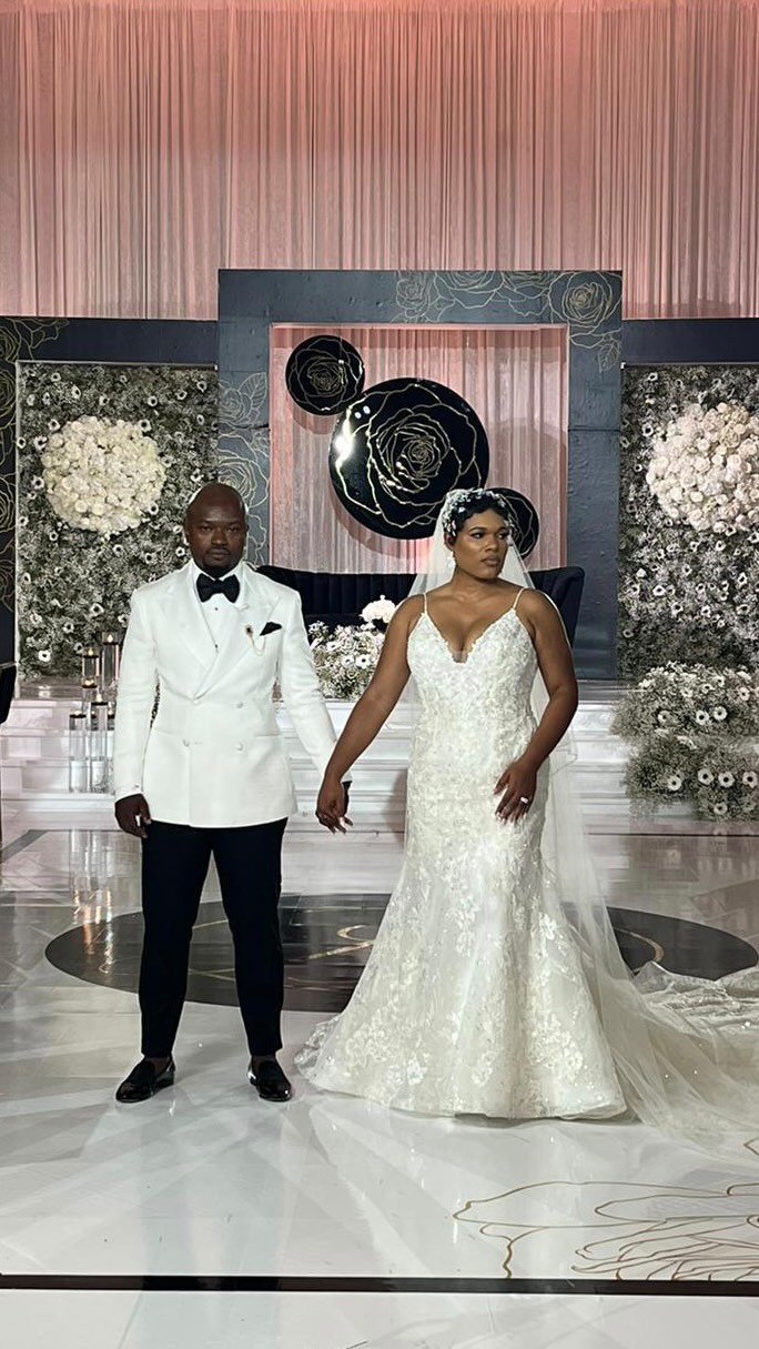 Black, White & Gold Magic for #franklytheobuas✨
We cannot wait to see the magic @imgartistry creates
•
Bride: @_thegatherup
Groom: @frank_rothstein
Planning, Design & Coordination: @lushcoutureevents
Floral & Design: @bcgevents
Full custom stationary design: @blackframecreative
Drapes/stage/lighting/seating chart & picture prints: @thelightsourcecompany
Backdrop & dancefloor: @phemstar_event_productions
Trussing: @frostlightingdc
Photo/Video: @imgartistry
Rentals: @tablemannersdc @betheleventsproduction
Ceremony Backdrop/platform: @bluxeeventrentals
MC: @mckofiwilliams
DJ: @claudedimartian
Saxophonist: @_princeofghana
Cake: @couturecakesbysabrina
Dessert table: @mon_delice
Photobooth/Clouds: @djmaxpowers
Bride & Bridal party hair: @k.green_hair
Bride’s mua: @mua_ttt_tia
Bridesmaids mu: @desimua
We do not own the rights to this song
#lushcoutureevents #weddingday #blackgirlmagic #blackrobe #love #dcwedding #washingtonianbride #munaluchibride #perfete #bcollectivemag #thecoordinatedbride #bellanaijaweddings #ahoufebridal