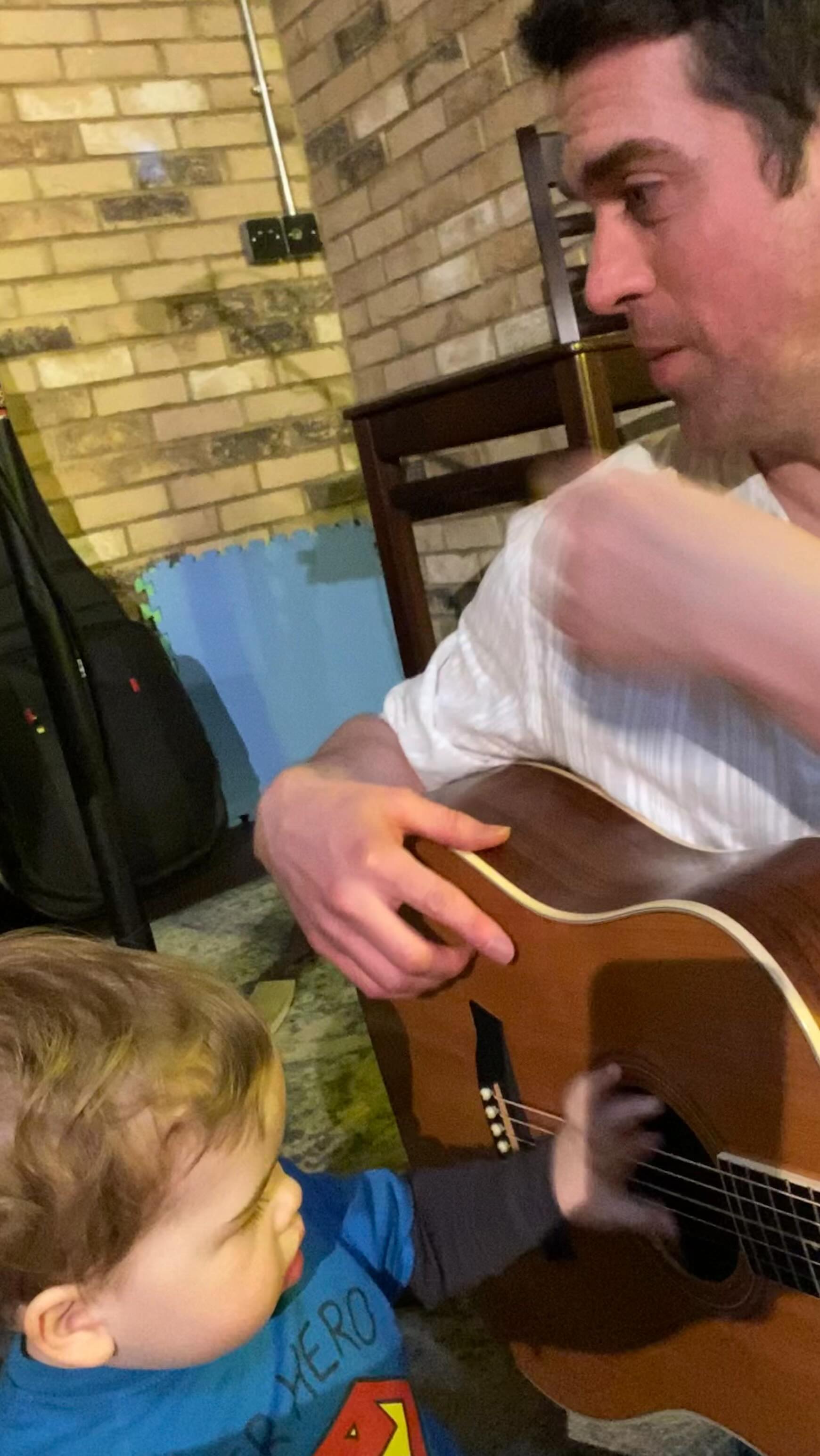 Miss this, miss out! Only 4 tickets left for minijam gig tomorrow in Clapham. 3:30pm post nap party. Get yourself a Friday pint & come hang out with our Spanish guitar duo. Dripping in talent & so so much fun! You’ll love it. See you there. It will sell out so book quick…..