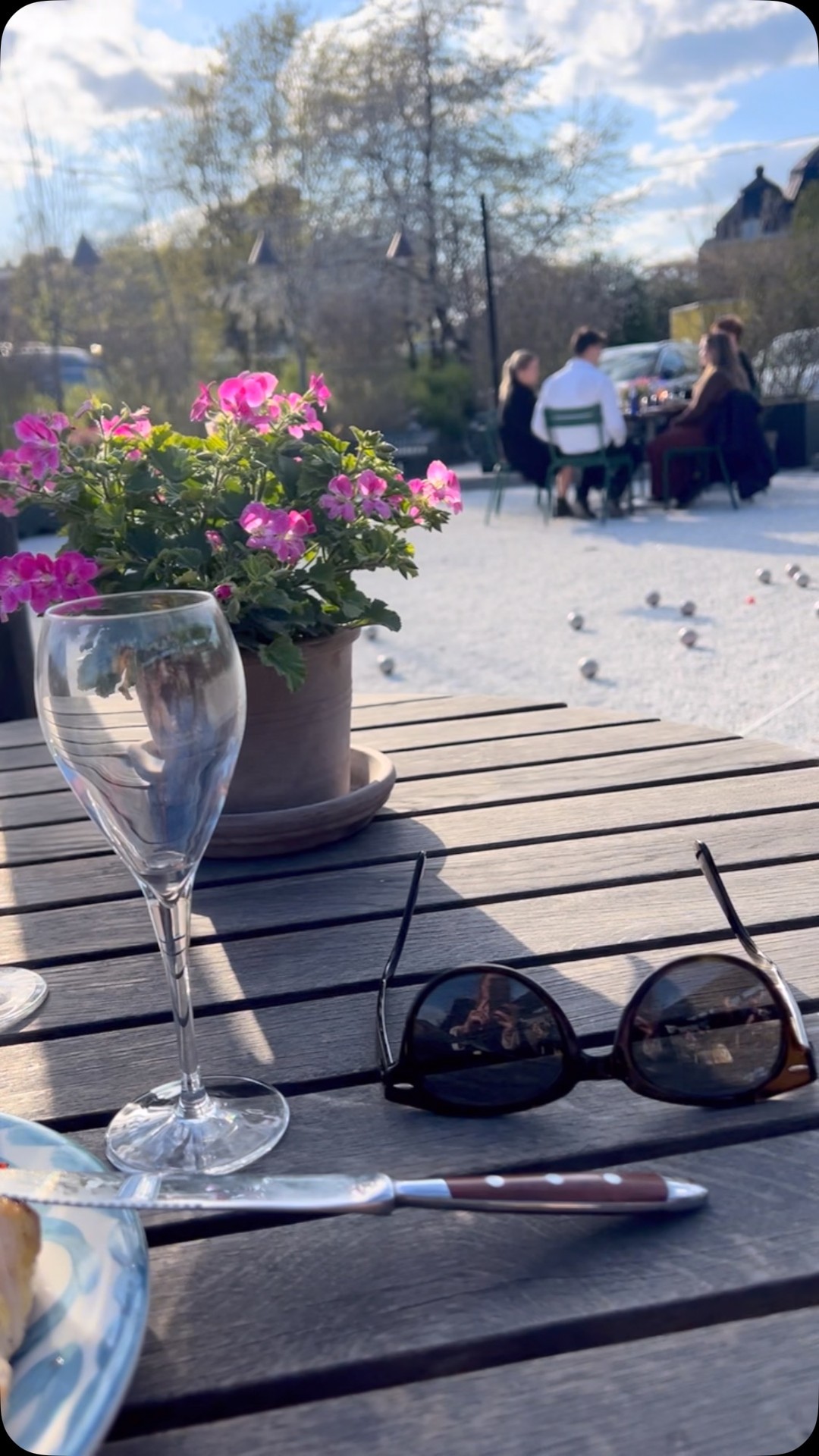 Söndag i 🇫🇷 tema
Invigning av @boulebarhaga ✨
Sol ☀️Champagne 🍾 & boule 🏐
Outfit:
Jeans @hm
Jacka @bymalenebirger
Skor @ecco
Väska @bolinderstockholm
@privateshopperstockholm
För hjälp med att hitta plagg som saknas i sin garderob skicka DM 🤗
#privateshopperstockholm #personalstylist #styleguide #fashionentrepreneur #fashionstyle #lifestyleguide #frenchstyle #bolinderstockholm #outfitinspo #personalshopper #stylecoach