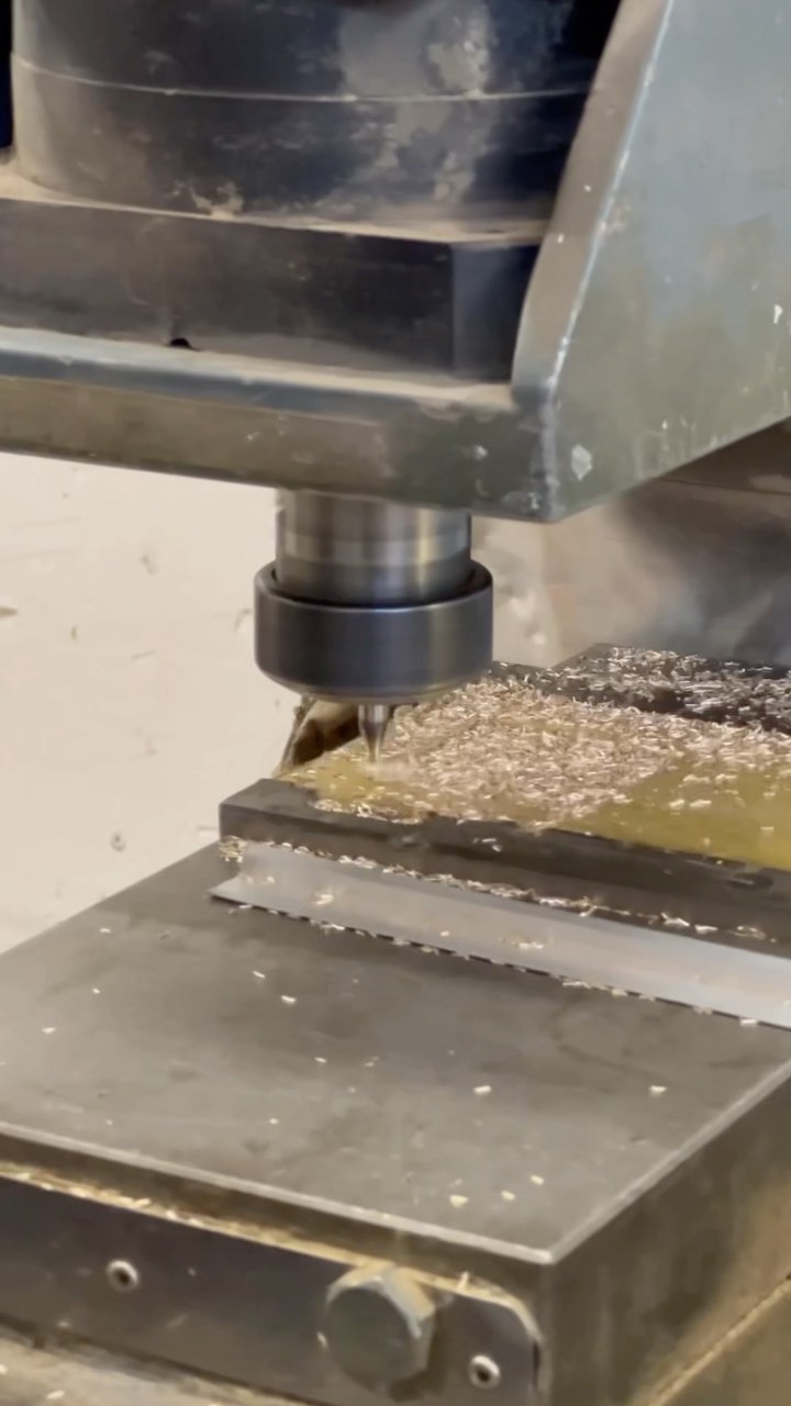 Un savoir-faire... Hypnotisant !
#6ixtes #6ixtesparis #6ixtesinterrupteurs #interrupteur #ateliersdefrance #savoirfaire #artisanat #artisanatfrancais #artisans #art #metallerie #decorationinterieur #paris #luxe #decoration #trinity #laiton #inox #madeinfrance #luxurydecor #design #knowhow