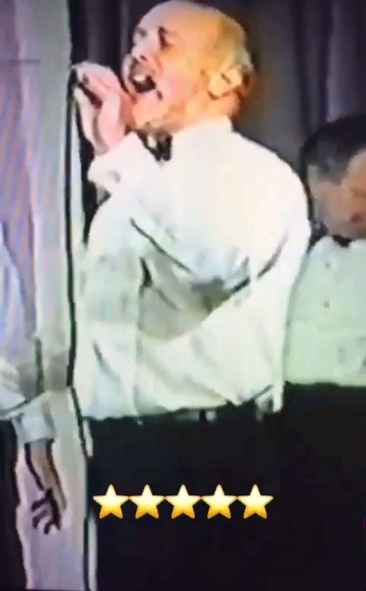 What inspires you? 🤷🏻♀️
Starting the new year ‘right’ is yes, very important. But to me, more importantly, it’s thinking about who inspires and motivates you to push forward and reach your full potential, in whatever capacity that may be.
This could be a person you know, someone you look up to or something you aspire to. Having goals and inspiration can drive us to achieve so much without us even knowing it 👏🏻
I have a number of people and things that inspire me, but one of my biggest inspirations is my late Garg (most of you call yours Grandad). He was a professional singer who had, in my opinion, one of the most wonderful voices. He was a true performer and most importantly a true, pure and loving person…something I completely aspire to be throughout my life❤️
What are some things that inspire you? Pop them in the comments or send me a DM. I’d love to chat and share stories on this bright New Year’s Day 🌤️🤍
#sing #inspire #inspiration #voice #vocals #professionalsinger #professional #dramaschool #auditions #northwest #online #inperson #act #acting #wonderful