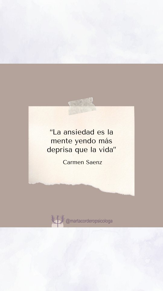 ¿por qué tengo ansiedad? 😟
Si me paro a pensar qué me genera ansiedad de mi vida me doy cuenta que todo está enfocado en ese futuro incierto.
¿Qué pasará si…? ¿Y si no lo consigo? ¿Y si acabo sufriendo? ¿Y si me engañan?
La ansiedad es una emoción que nos avisa de un peligro y que tiene como objetivo prepararnos para enfrentarnos a él. Pero cuando el peligro solo está en mi cabeza, en un futuro que todavía no ha llegado puede hacer que la ansiedad se quede en nuestras vidas por vivir el futuro en presente.
Es por eso que un ejercicio muy importante para batallar la ansiedad es ejercitar vivir en el presente. Tomar consciencia de lo que vas a hacer hoy, del momento presente que disfrutas y verbalizar todo lo positivo que tiene este momento que estás viviendo. 💌
¿Sabrías decirme algo bonito que esté teniendo tu día de hoy? ❤️
“La ansiedad es la mente yendo más deprisa que la vida”- Saenz Vallejo, Carmen