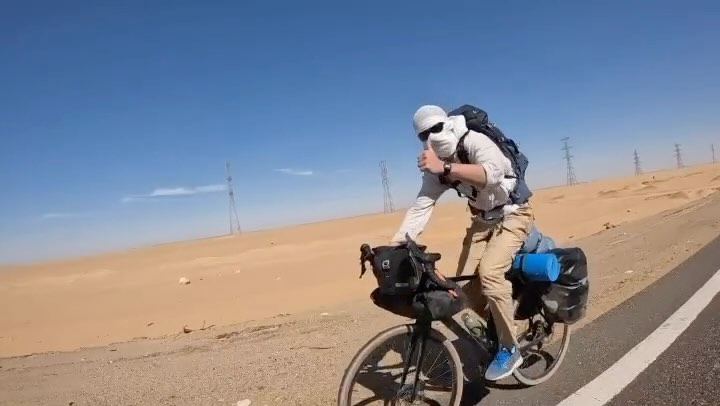 2 minutes d’une traversée du Sahara🐪