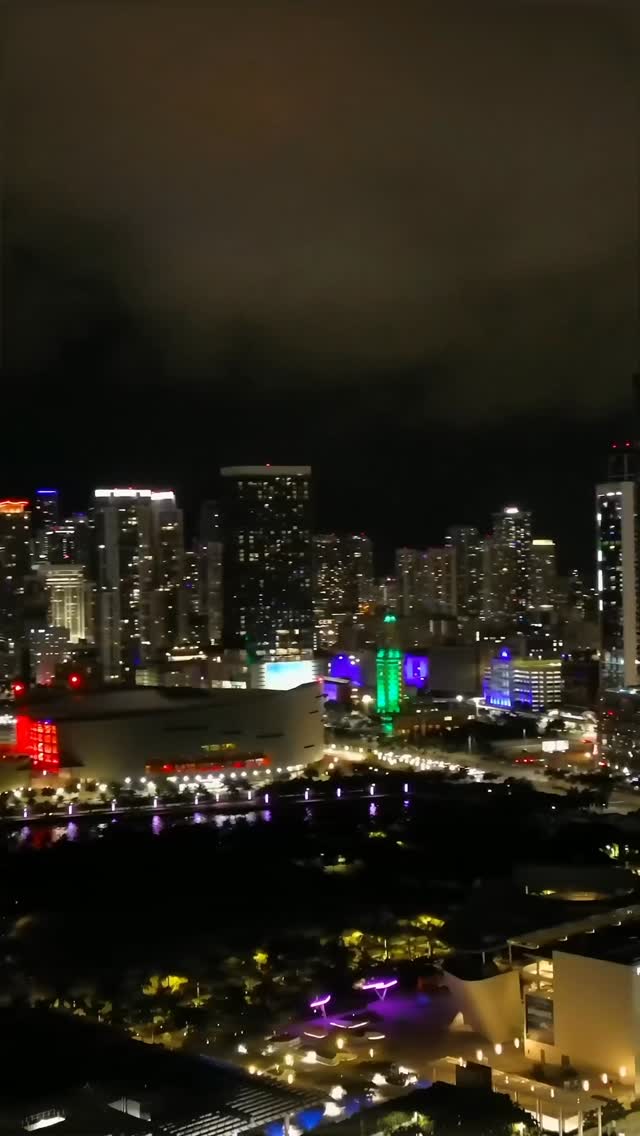 🇺🇸 Saturday night was one of those nights you never forget.
Together with my boys from House of Suits, we turned a fashion show into a powerful Charity Gala to raise awareness and funds for mental health.
Let’s be honest—who hasn’t faced or known someone close who has struggled with depression, anxiety, stress, or addiction? This is the biggest silent crisis we are facing.
We’re hearing more and more stories of child and teen suicides, of violence in schools and homes… and it all comes back to one thing: we’re not emotionally well—but we still don’t talk about it or seek help.
There’s still time.
Time to act so no mother ever has to bury a child who took their own life…
So no parent has to lose a child to school violence or domestic abuse.
My loves, wake up.
This is NOT the kind of world we want for our children or grandchildren.
Help me help those who need help but don’t know how to ask for it.
Let’s build a better world for future generations,
Let’s heal from within—starting with those we can still save today.
💚 #MentalHealthMatters #Hope #Healing #GFF #GuiribiteyFamilyFoundation