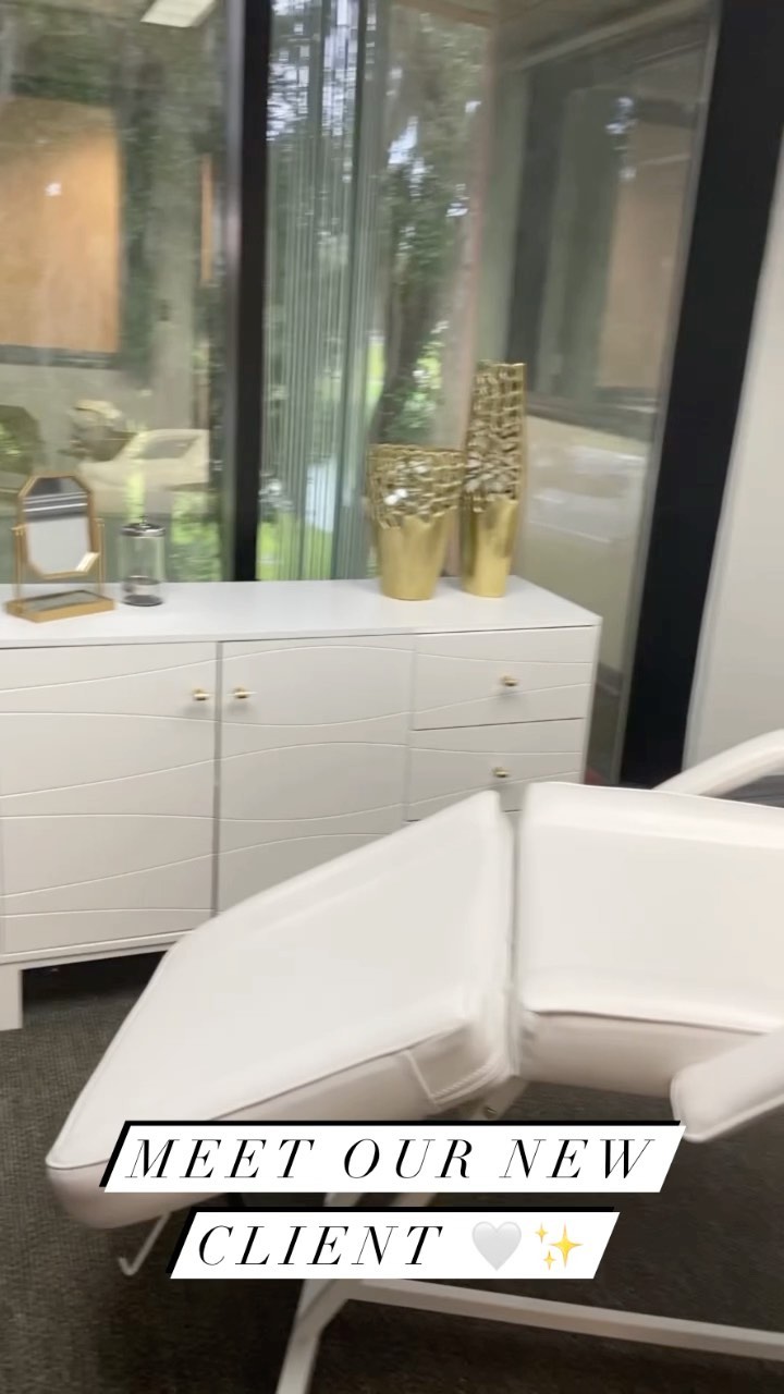 So excited to be working with such a strong & inspiring woman, @euginaiam ✨ Looking to scale your business 👉🏻 DM us for more info 🤍