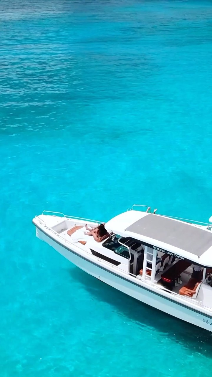 Searenity Sunday’s ☀️
Featured boat: Searenity
Relax, sightsee, and enjoy being pampered while sailing on board one of Barbados’ finest luxury powerboats!
Thinking about a day-at-sea onboard Searenity? Get in contact with us!
#365yachtcharters #yachtcharters #barbados #barbadosyachts #catamaran #barbadosboats #LoveBarbados #ocean #beach #yacht #boat #charter #visitbarbados #travel #travelbarbados #barbadoswater #onthewater #yachtlife #boatlife #barbadoslife #holiday #vacation #vacationlife #adventure #boattour #boatrip #boatday #boatinglifestyle #summervibes