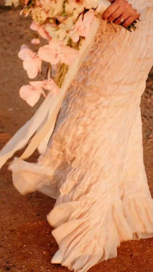 Georgie had already chosen her wedding dress when she contacted me late last year but said she couldn’t let the PISCES gown out of her head… luckily I had a small window to soueeze her in and I created her custom PISCES in time for her April wedding… happy bride = happy maker 🥰🥰🥰🥰🥰🥰🥰🥰
.
.
.
.
.
.
.
#silkweddingdress #modernbride #modernwedding #contemporarybridal #contemporarybride #piscesbride #modernbridal #modernweddingdress #bespokebridal