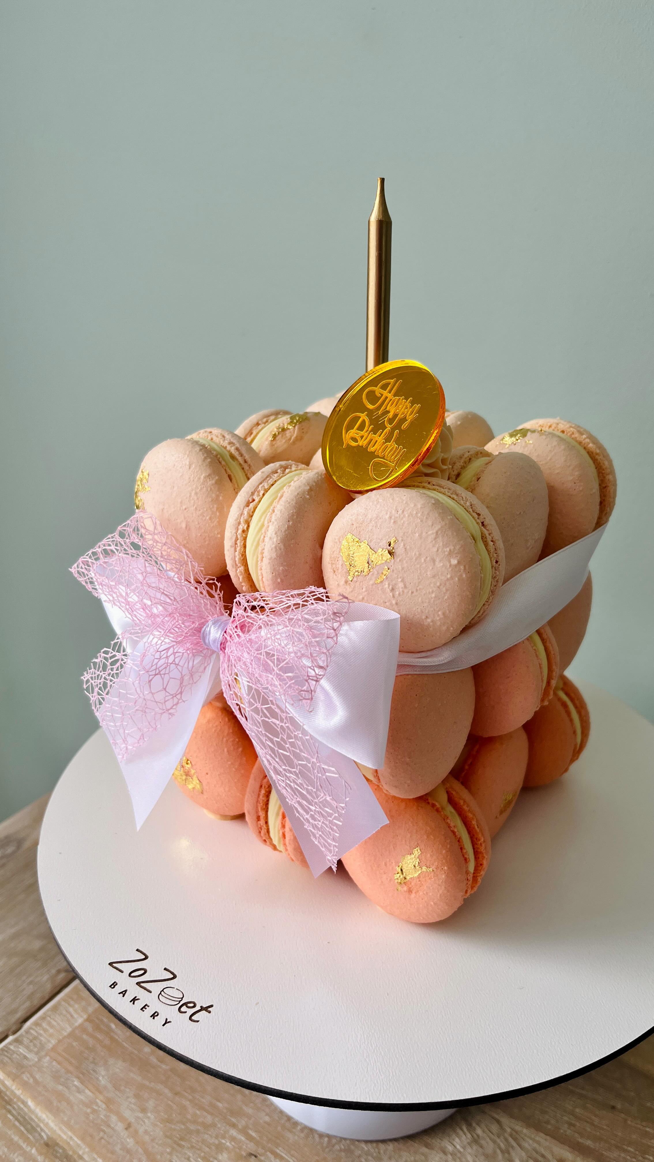 ✨Classy✨
#macaroncube #pinkmacarons #macaronkubus #macarons #macaronlove #macaronlady #macaronqueen #macaronsoostende #zozoet #oostende #zozoetmacarons