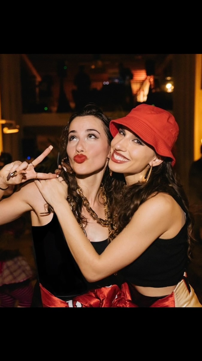 This was the longest amount of time we’ve ever been apart, and as the saying goes… “distance makes the heart grow fonder.”
For all of our twins out there, what’s the longest amount of time you’ve spent apart?👯♀️