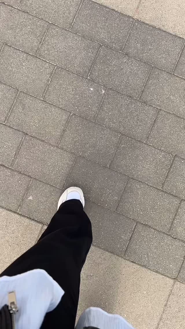 Was macht gute qualitative Forschung eigentlich aus?
Und wie kann sie weiterentwickelt werden?
Darum ging es am vergangenen Wochenende beim Magdeburger Methodenworkshop – einem Format, das seit 1997 Menschen aus Forschung, Lehre und Praxis zusammenbringt, um genau diesen Fragen gemeinsam auf den Grund zu gehen.
Diesen haben wir dieses Jahr zusammen mit dem Zentrum für Sozialforschung und und Methodenentwicklung (ZSM) an der Uni Magdeburg organisiert.
Im Mittelpunkt steht dabei vor allem die gemeinsame Arbeit am Datenmaterial. Es geht ums Zuhören, Hinterfragen, Reflektieren und das gemeinsame Weiterdenken. Der Workshop schafft Raum für echten Austausch zwischen den Zeilen, damit Erkenntnisse nicht nur zitiert, sondern genutzt werden.
#Methodenworkshop #QualitativeForschung #Sozialforschung #Forschungsmethoden #Magdeburg #ZSM #WissenschaftimDialog #Bildungsforschung #OVGU #OVGUGmbH