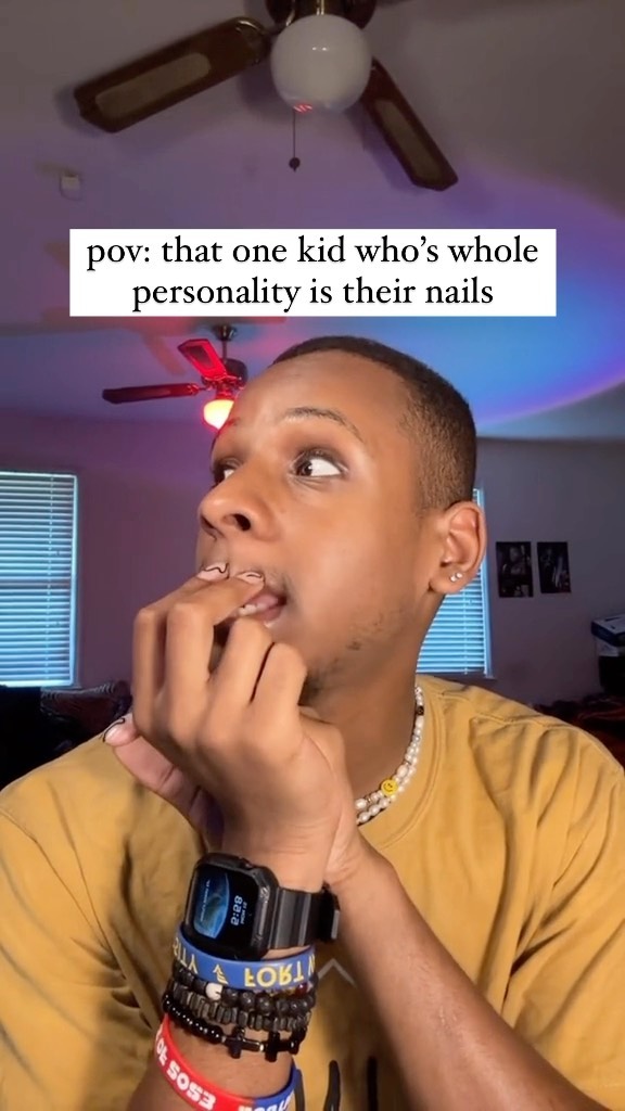 they might be very obsessed with their nails…but to be honest we’d go to those people for the best nail salon advice. They are the only ones we trust 💅🏼 so you can’t blame them for doing this @tylercarpenteer