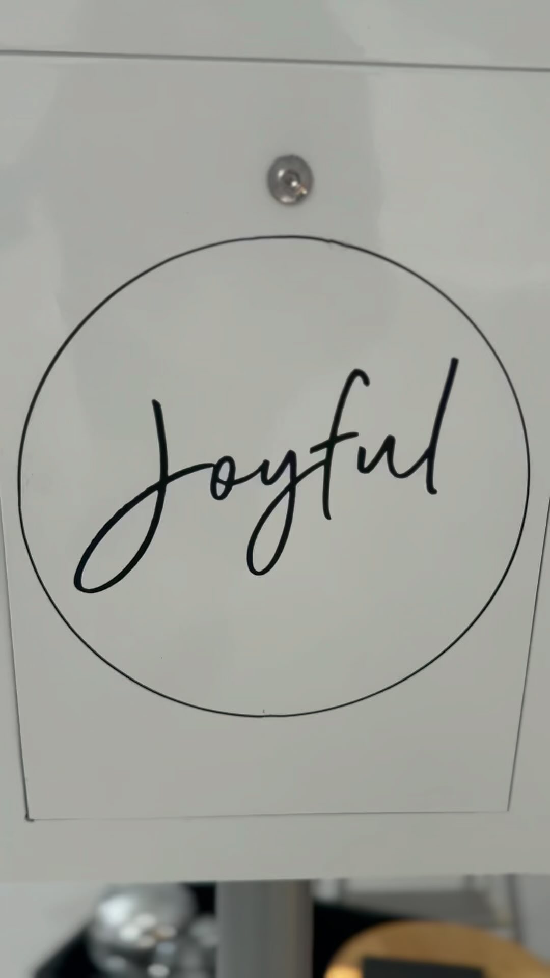 Don’t mind us…we are just shaking off the weekday grind with a little Tuesday night disco party, Taylor style! @thejoyfulboothco, @clawdiasbeautysalon, and @melanienarbutisbeaute are joining us for a fun girls night at @the_white_room_at_spare_room! So excited!! 💅💋💃🏽🪩🧁🎸
#danceparty #shakeitoff #blankspacecreatives
#partytime #photobooth #tinselhair #nailart #swifties #freshface