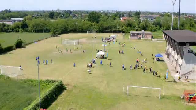 🔥🏆 Un riassunto della bellissima giornata di sabato, un ringraziamento speciale ai nostri sponsor, al team 3 gambe per la conferenza realizzata e alla @fondazionesanmichelearcangelo per i contenuti video 🔥❤️
#tuttincampo #calciointegrato #coppacalciointegrato #csimilano #csi