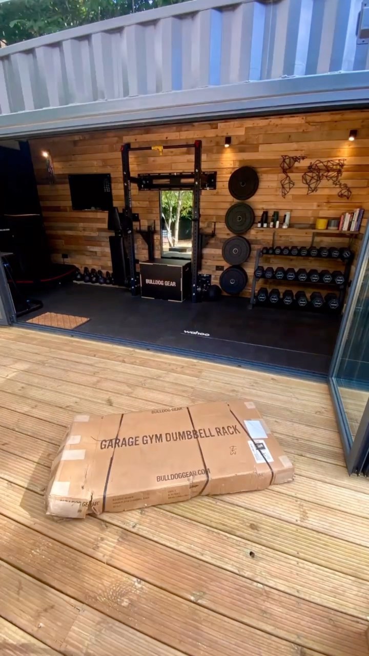 New dumbbell rack incoming 🙌🏼