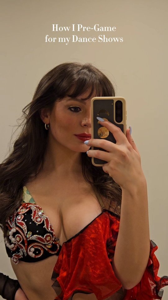 Chill, I actually do rehearse & warm up 😌🥰 #torontobellydance #bellydancer #girlstreamer #pregame #bellydance #torontodancer #twitchstreamers