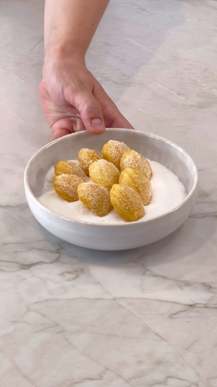 Brown butter madeleines 🤍
Find the full video and recipe on my profile on the @gronda app (link in bio)
.
.
.
#gronda #recipe #brownbutter #madeleines #baling #sandrascheidl #culinaryarts