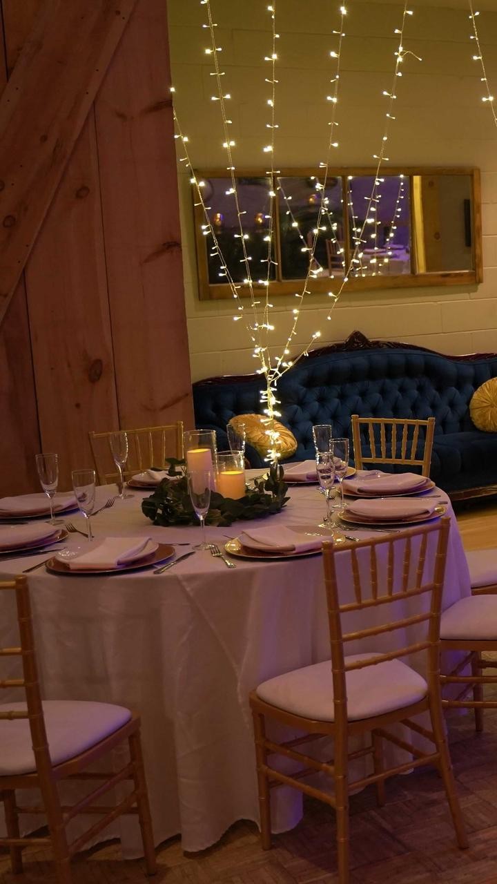 Discover an enchanting wedding and music venue in Burlington, Ontario, where urban charm meets rustic and vintage vibes. With a touch of Nashville style, this venue sets the stage for romantic ambiance.
As the evening unfolds, the stage comes alive with the soulful sounds of live music, filling the air with melodies that touch the hearts of all in attendance.
Whether you're exchanging vows, celebrating your love, or hosting a memorable musical performance, this urban rustic and vintage wedding and music venue in Burlington, Ontario, captures an atmosphere that will leave a lasting impression on you and your guests.
@blooming_decor_inc
#btownsound #btownsoundeventvenue #burlingtonontario #burlington #oakvilleontario #miltonontario #weddingvenues #musicvenue #bloomingdecor #formaldining #goldchiavarichairs #tablescape