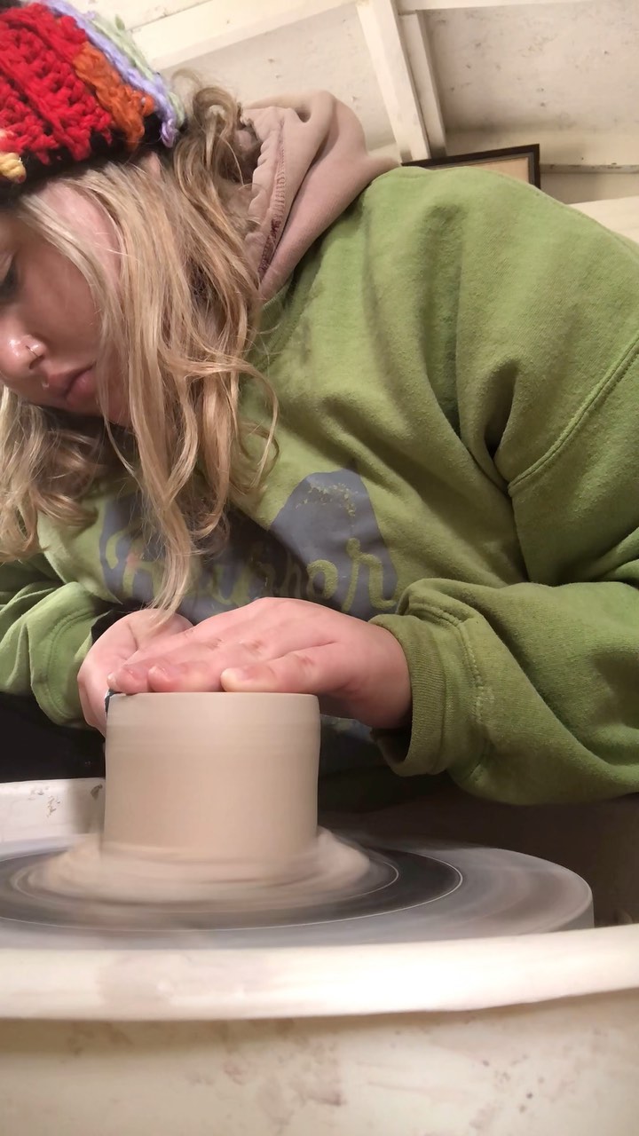 👋🏻 2023!! Ready to say hello to 2024 :)
#pottery
#ceramics