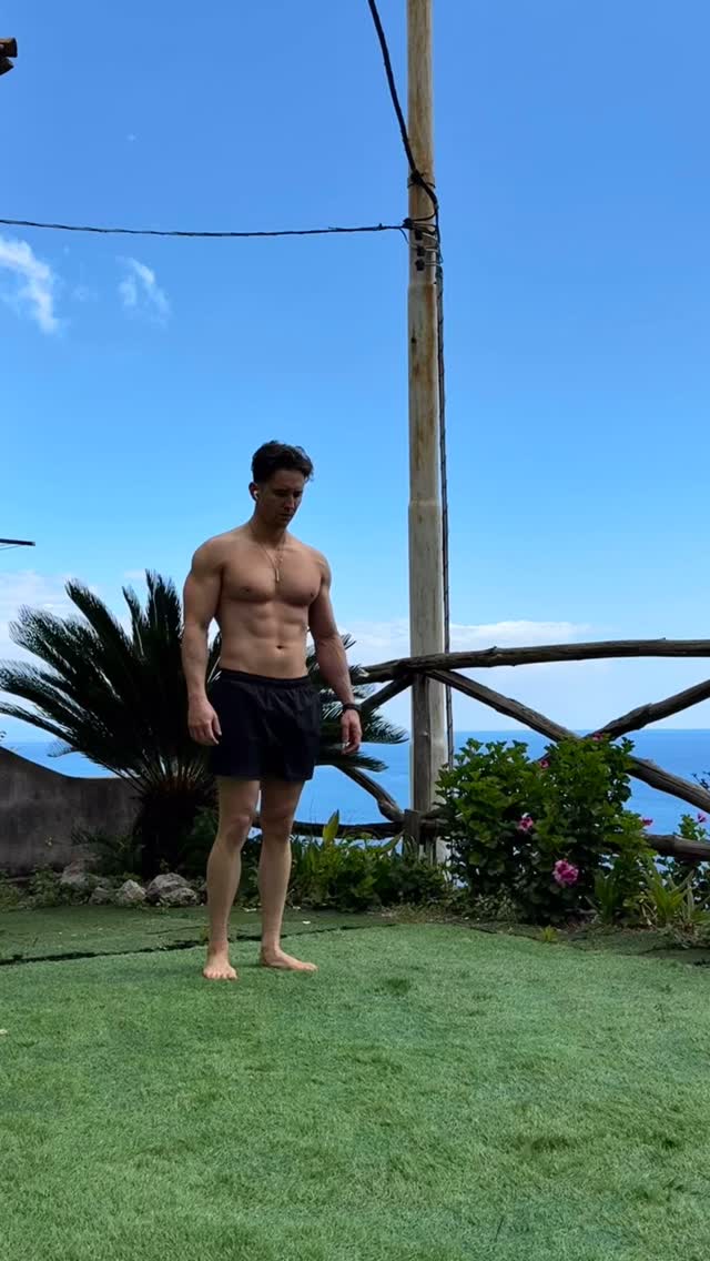 Stay fit while on vacation! HYPR Training has your back if you’re headed on a trip and don’t want to lose progress.
.
We understand your goals and strategically give you quick workouts that don’t detract from vacation time while helping you continue on track towards your goals.
.
We can even put together some tips and tricks for enjoying vacation eating without going overboard!