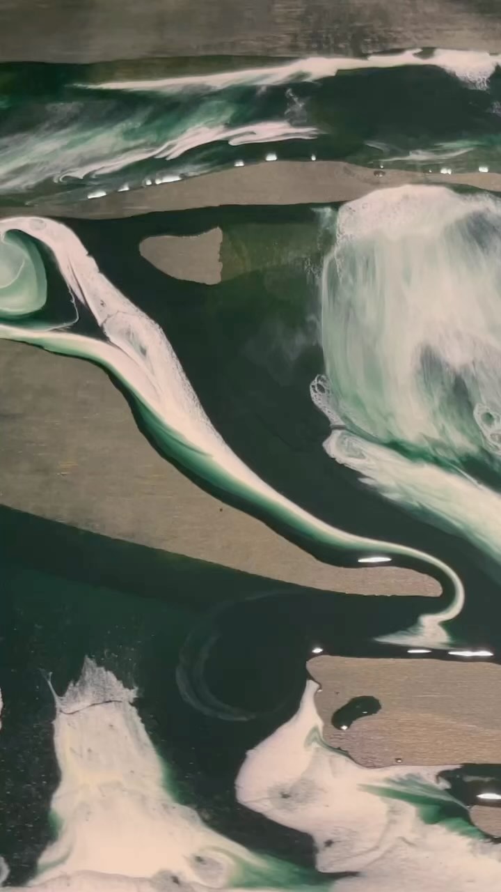 #reels #resinpour #contemporaryart #pounamu #greenstone #vangoghgallery #māoriartist #māoriart #glossy #contemporarygalleries #international #nelson #nz