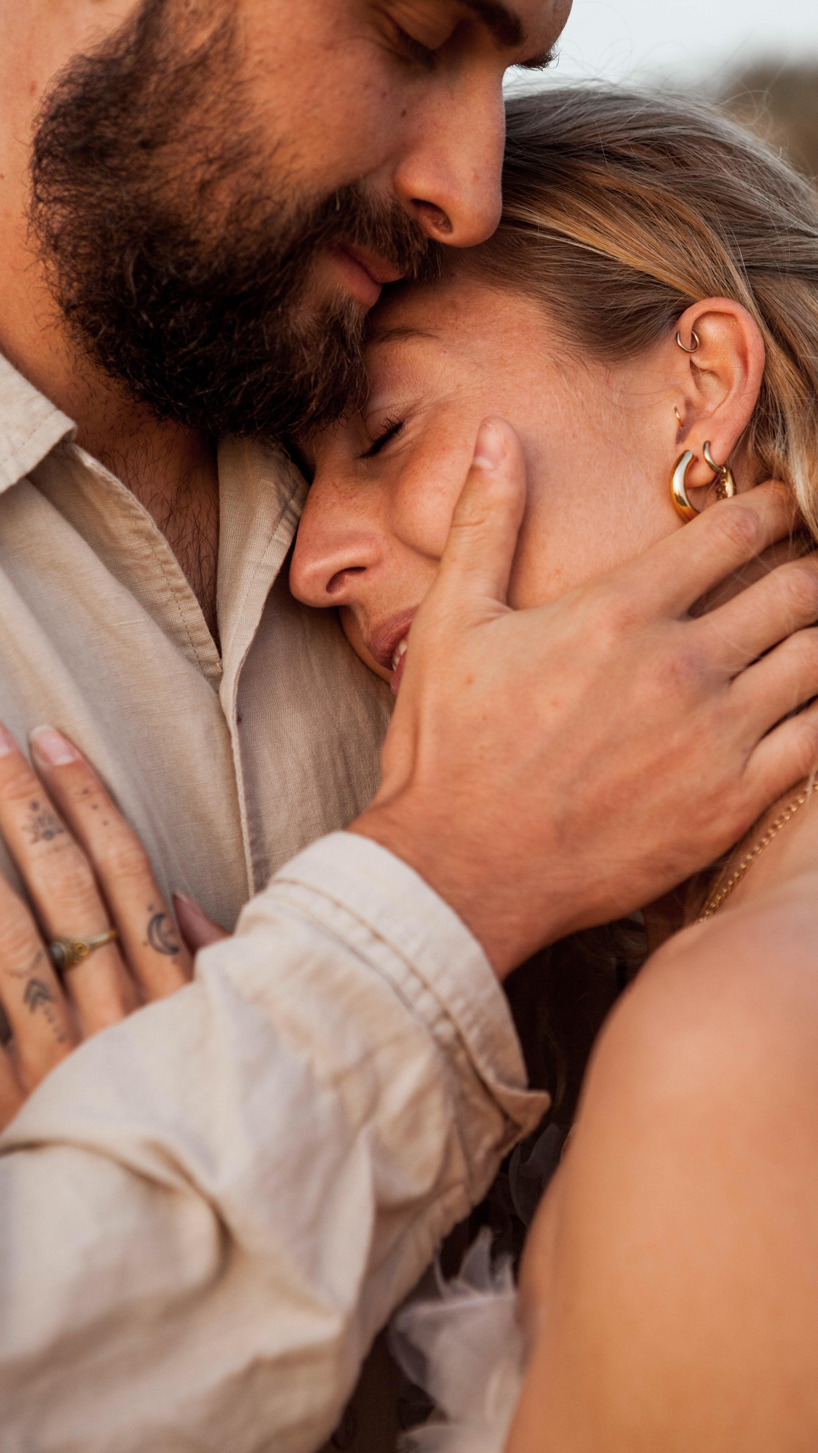 JUST THE TWO OF YOU 🧡
In love with this setting and the intimacy of you @teresamargo @ed_bbb
You also want to create an intimate moment in an incredible setting just the two of you? Let’s go! ✨
Dress: atelier3kleider
#wedding #weddingshooting #shootingday #afterwedding #afterweddingshooting #elopement #elopementlove #elopementphotographer #intimitatewedding #spainwedding #weddingphotography #weddingdress #justthetwoofus #fuerteventura #elcotillo #saltyhomephotographie