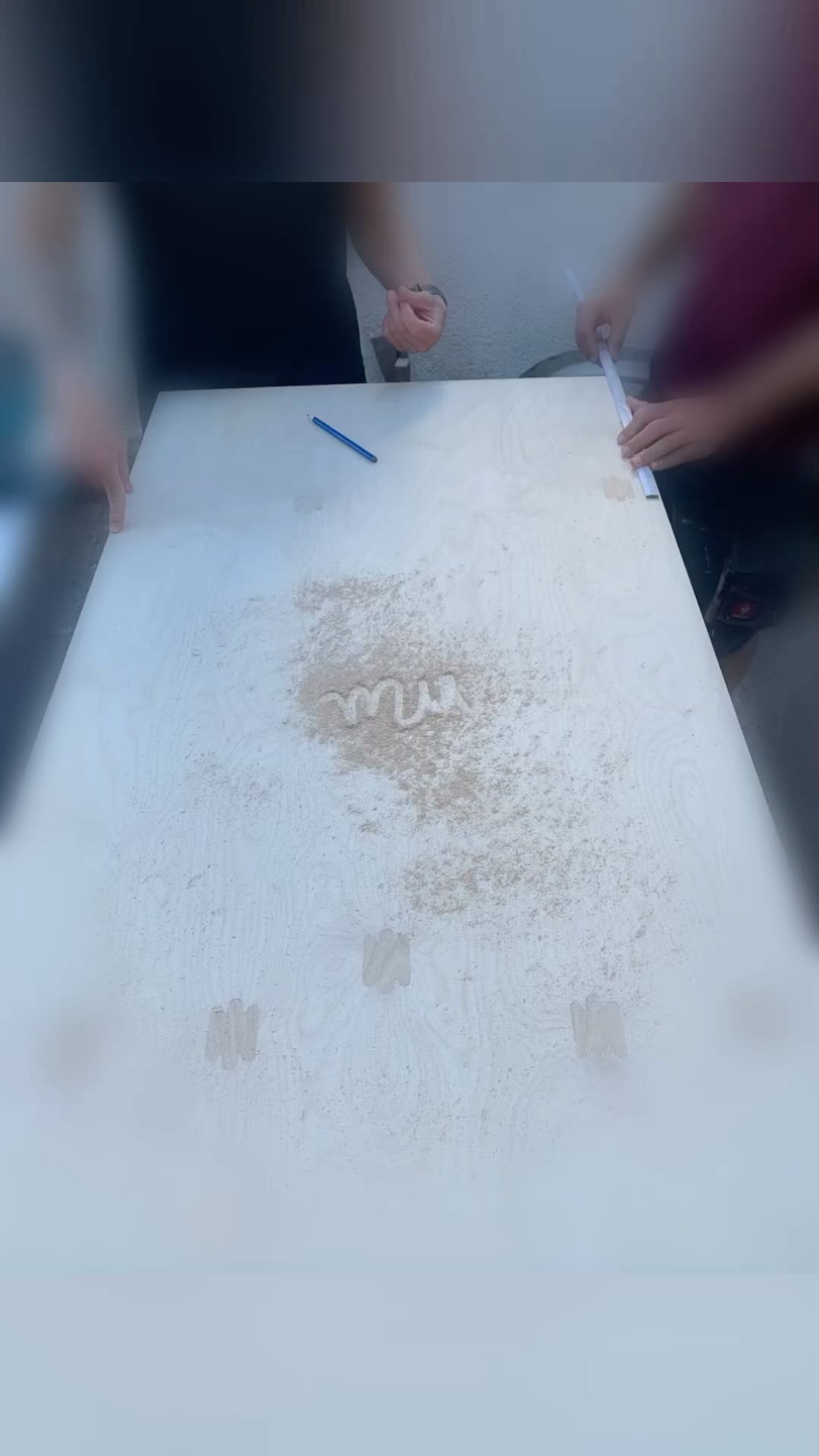 15 Jahre - Happy Birthday Haus Bahnhofstraße 🎂
Am vergangenen Sonntag wurde in der Außenwohnguppe der Evangelischen Stiftung Lichtenstern in Bretzfeld groß gefeiert. Unser Gründerteam war auch eingeladen und natürlich haben wir von mu eine Kleinigkeit mitgebracht. 🎁 Die Bewohner:innen können ab sofort im Garten Cornhole zocken und das bringen sie bestimmt auch zum großen Laternenlaufen mit, dann können wir mal gemeinsam die Säcke fliegen lassen. 🤹Nochmal alles Gute und vielen Dank, dass wir diesen besonderen Tag mit euch verbringen durften. 🙏